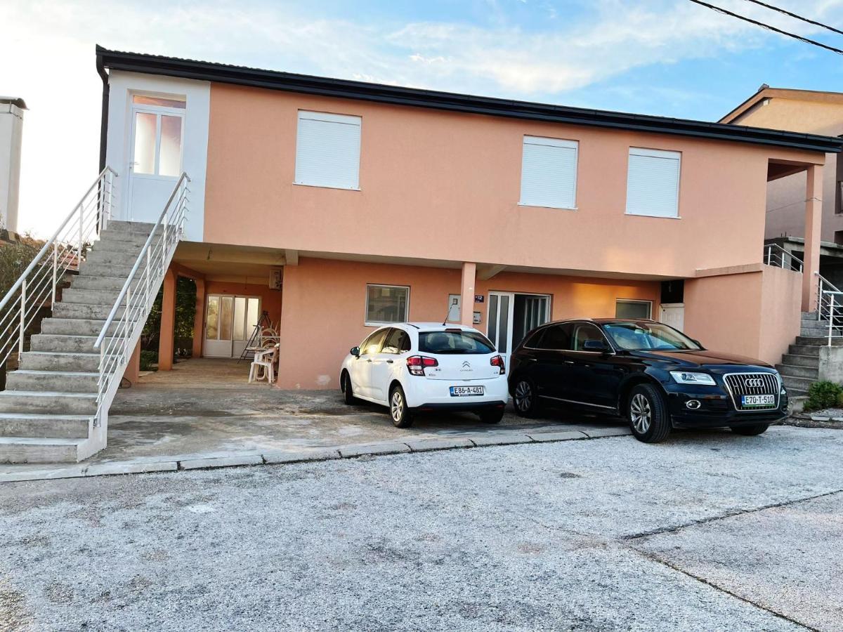 Apartmani Zuti Neum Exteriör bild