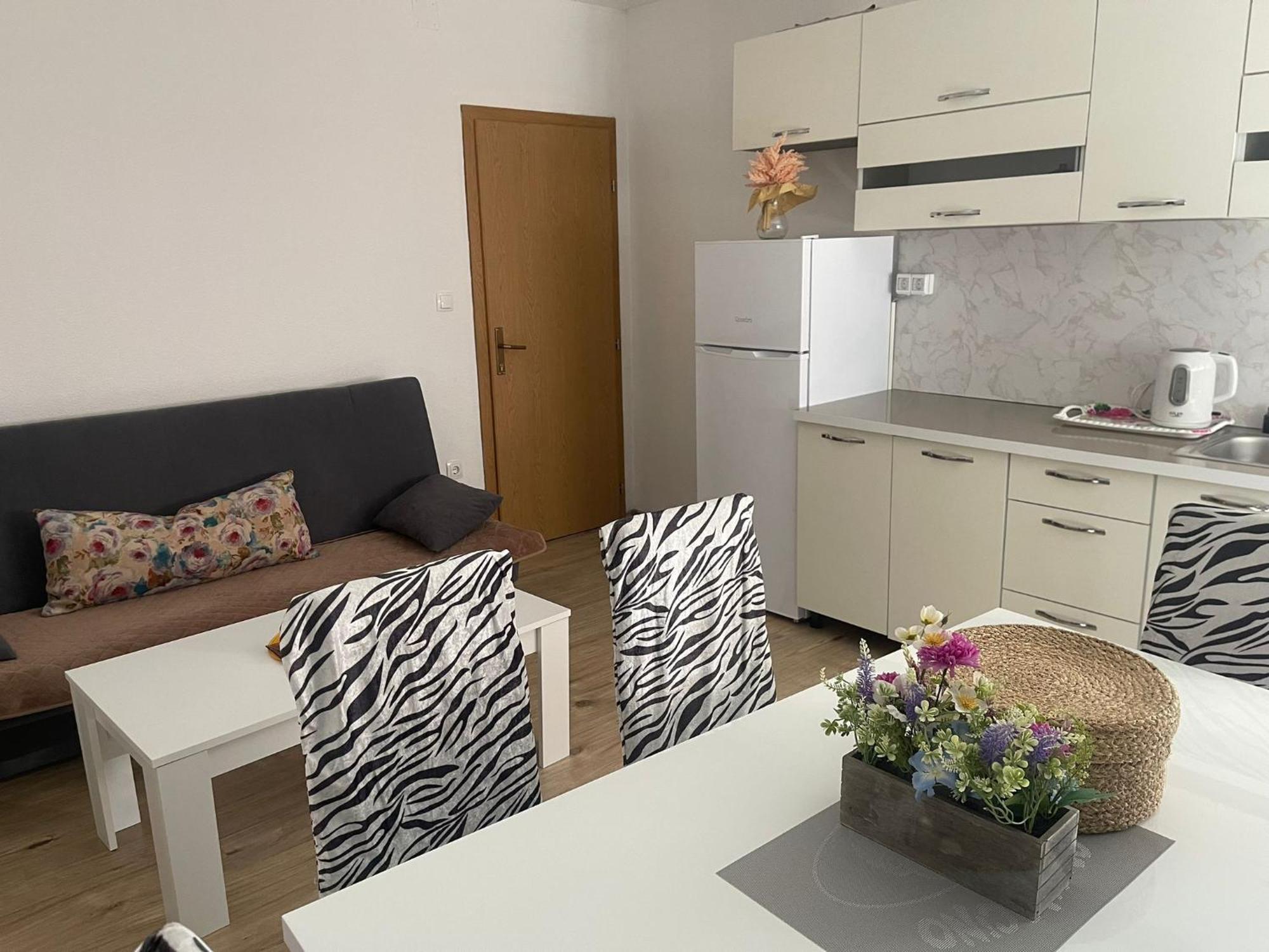 Apartmani Zuti Neum Exteriör bild