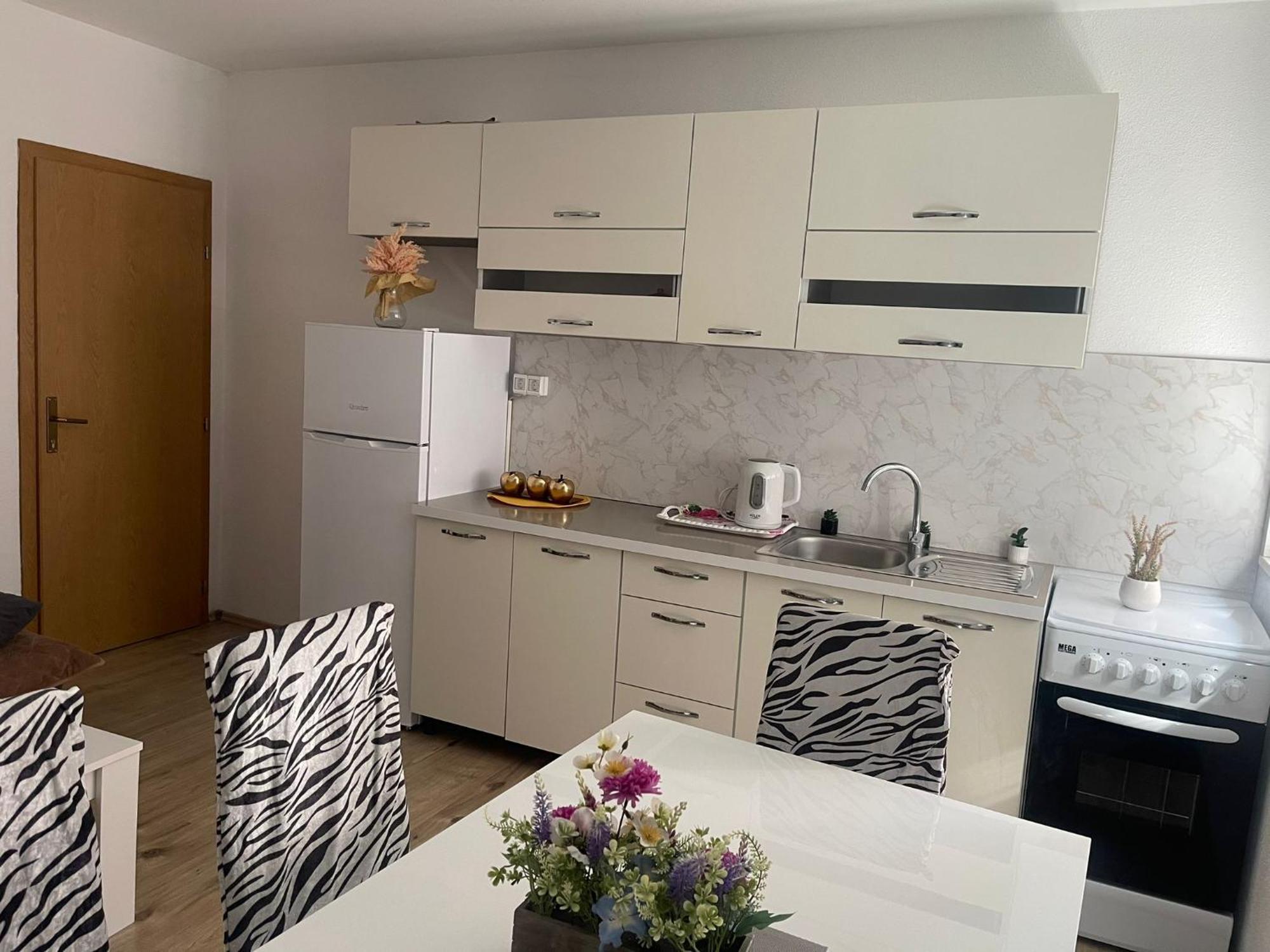 Apartmani Zuti Neum Exteriör bild