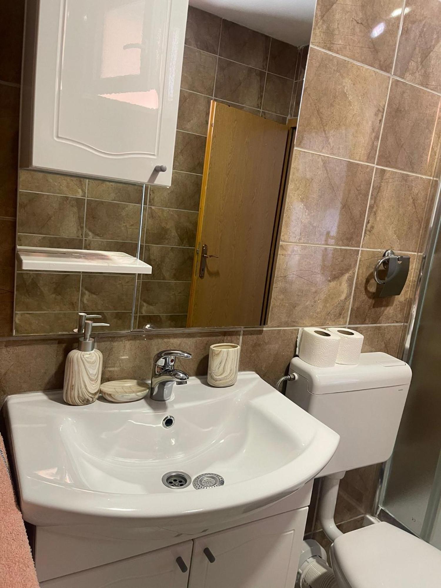 Apartmani Zuti Neum Exteriör bild