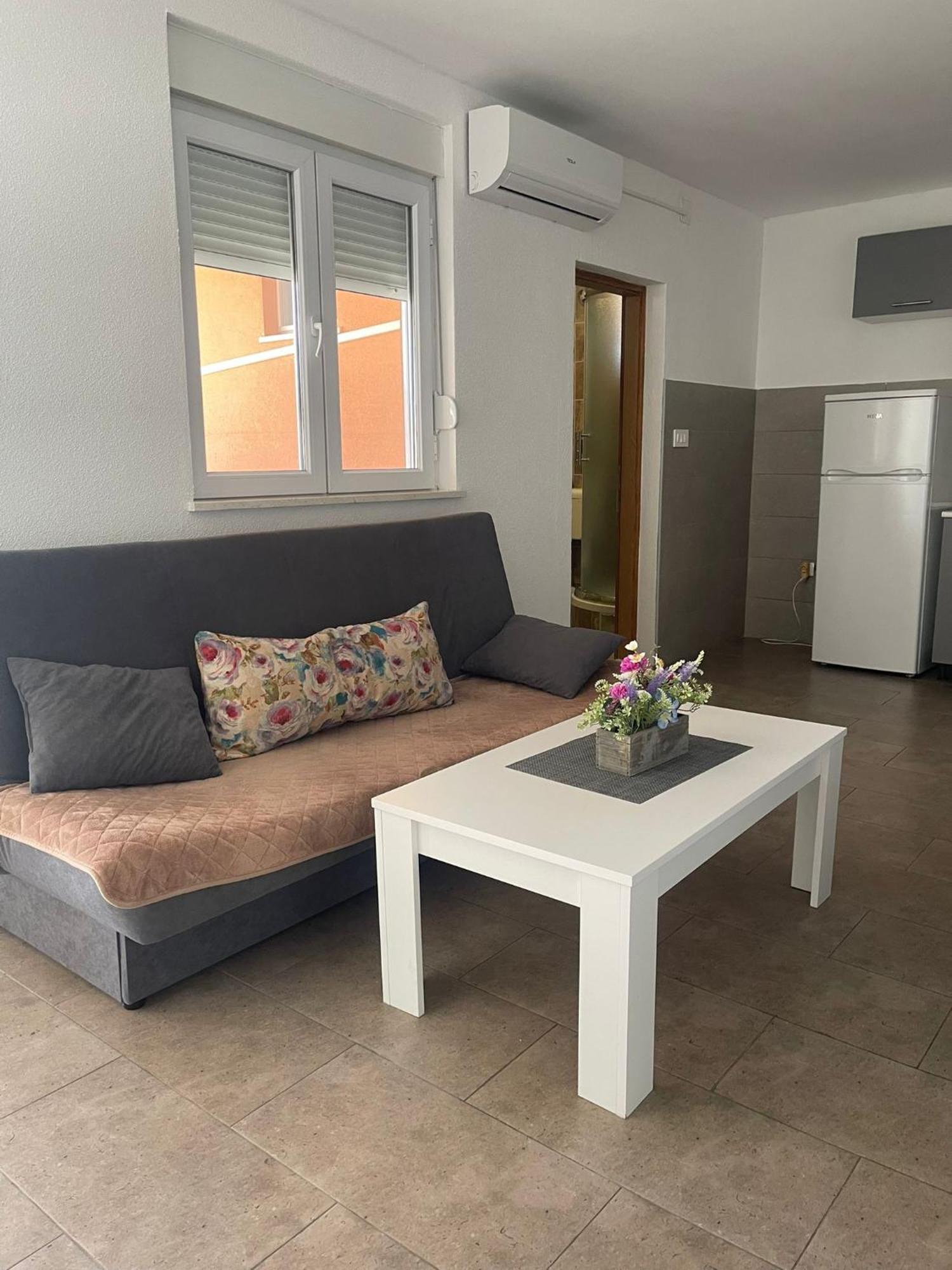 Apartmani Zuti Neum Rum bild